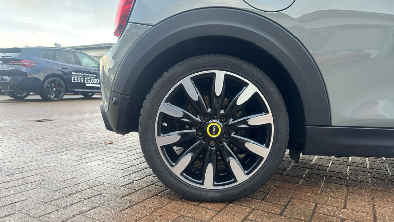 MINI Hatchback 135kW Cooper S Level 3 33kWh 3dr Auto Electric Hatchback